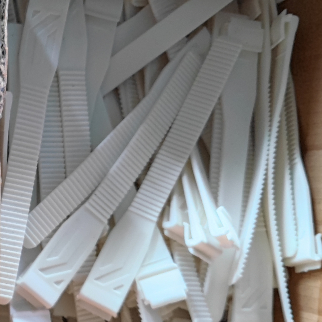 Bulk white Strap replacement stock